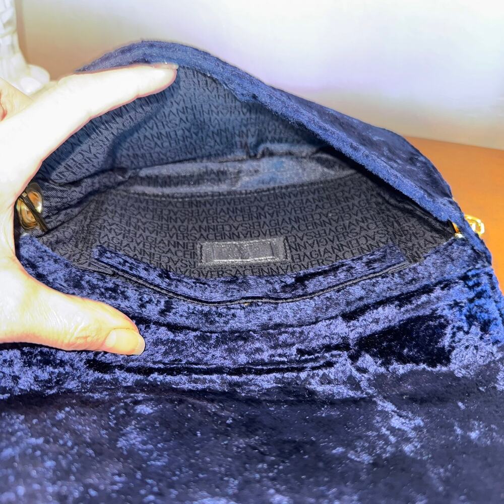 Very Rare Vintage Gianni Versace Blue Velvet Gold Chain Shoulder Bag - Picture 7 of 10